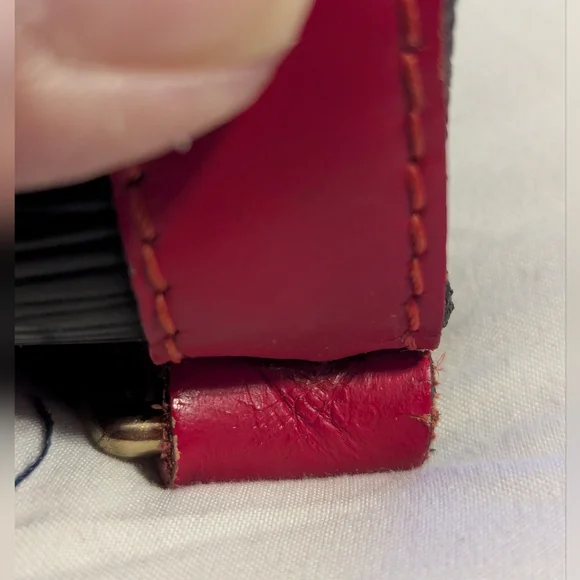 LOUIS VUITTON GM Epi Noe Shoulder / Bucket Bag With COA - Picture 11 of 14